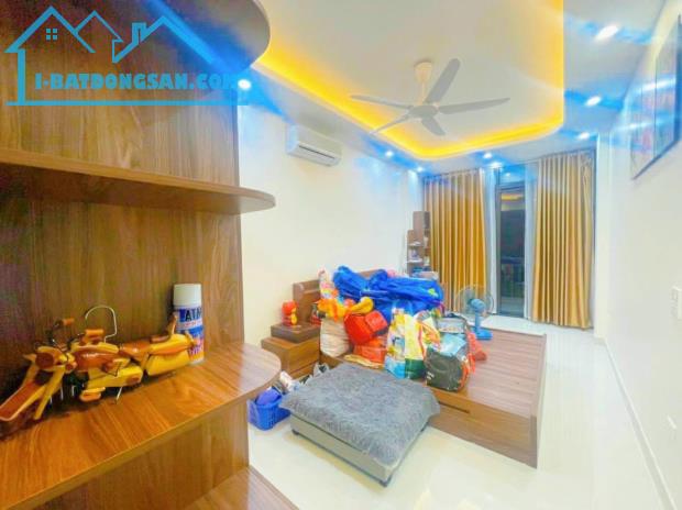MẶT NGÕ HỒNG HÀ - PHÂN LÔ, VỈA HÈ ÔTÔ TRÁNH - 50M RA PHỐ - GIÁ 10 TỶ - 2