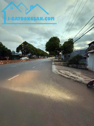 đất phường Tân Hòa hẻm c1 Phạm Văn Đồng nở hậu 5,7x18 ngay quốc lộ