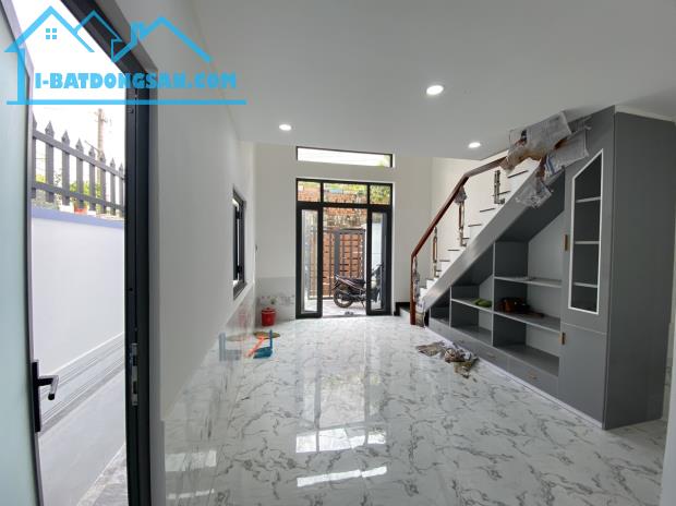 Bán Nhà Diện Tích Lớn Đường ô Tô Cách đường Trục lớn 2 chiều 30m