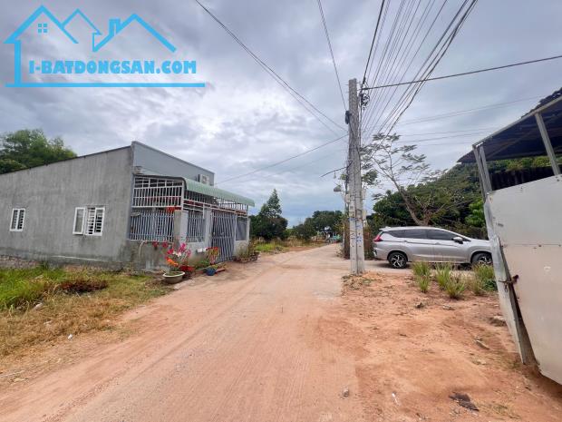 CẦN BÁN GẤP LÔ ĐẤT CHỈ CÁCH ĐT44A NGAY TRUNG TÂM THỊ TRẤN LONG HẢI GIÁ SIÊU TỐT - 1