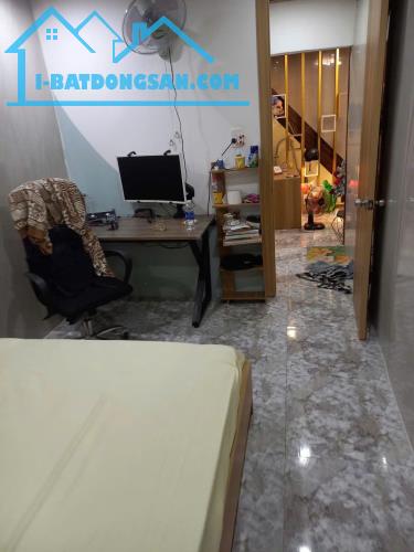 ► Nhà Kiệt Trưng Nữ Vương, gần Lê Đình Thám, 50 m2, 2 tầng sạch đẹp, sân rộng, 2.6 tỷ - 1