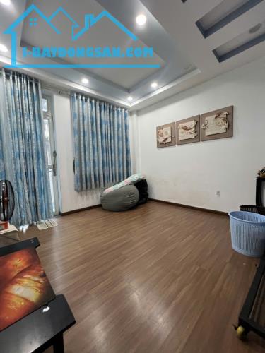 Hàng Thơm nhà đường số 12 gần AEON Tân Phú 60m2 hẻm 6m Nhỉnh 4 tỷ - 2