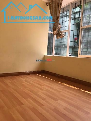 Cho thuê nhà tập thể, tầng 3 Trần Quý Cáp, quận Đống Đa, Hà nội (đi cả đường ngõ Văn Chươn - 2