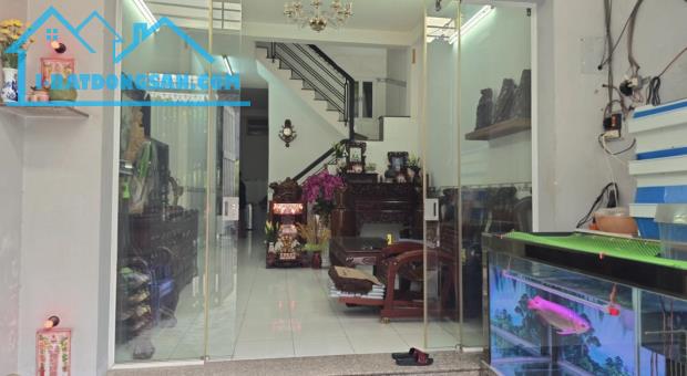 Gấp bán nhà 2 tầng BTCT, 72m2, hẻm 6m giá chỉ 5tỷ3, Hương Lộ 2, Bình Tân. Lh 0901013009