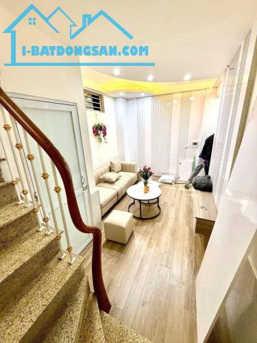 Bán nhà Nhân Hoà, Thanh Xuân, full nội thất, 5 tầng, 3 ngủ, chỉ 4.5 tỷ