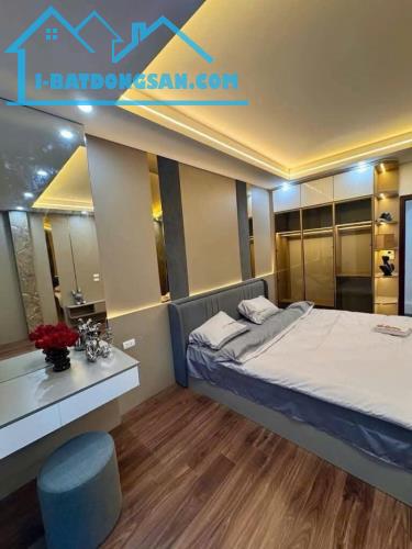 BÁN NHÀ 6 TẦNG MỚI – CẠNH VƯỜN HOA – THANG MÁY, GARA Ô TÔ – CHỈ 7.2 TỶ