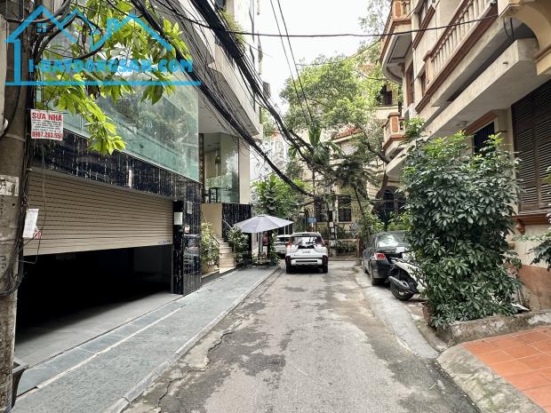 (Tin thật 100%) Bán Apartment lô góc 131m2 tại Hoàng Cầu - Ô tô vào nhà - Dòng tiền 2,4 - 1