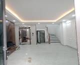 Ngay và luôn- Nhà trung tâm Thạch Bàn L. Biên diện tích 41,6m2 7 tầng -T. máy giá hữu hảo.