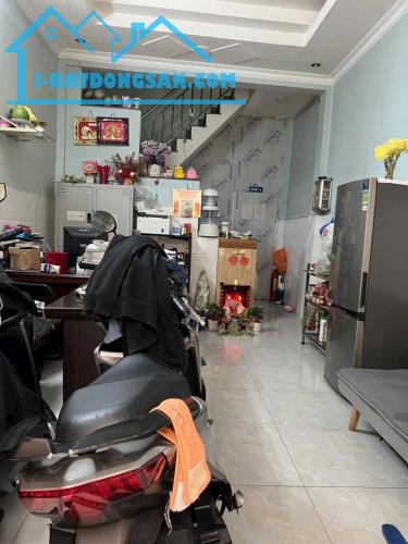NHÀ MỚI LÊN - VỊ TRÍ VIP NHẤT GÒ DẦU 3 TẦNG ĐANG CHO THUÊ 12 TRIỆU / THÁNG HẺM XE HƠI TỚI - 2
