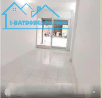 Cho thuê MBKD Mặt Phố Đại Từ 35m2 + gác xép KD sạch 9.5 Triệu - 2