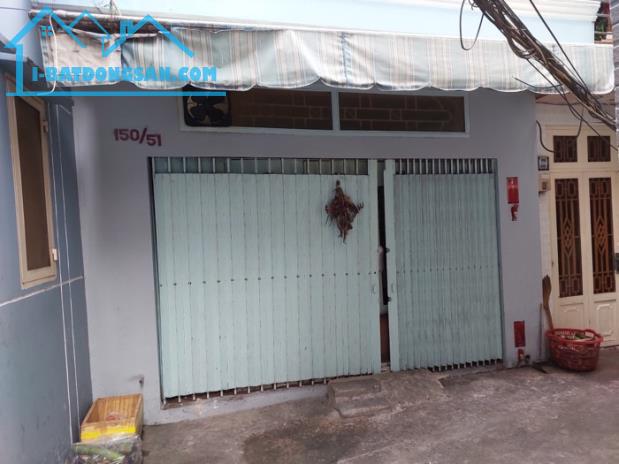 Bán nhà Bến Vân Đồn, Q4, 4.5x 10, 1trệt 1 lầu gác gỗ, 6.x tỷ