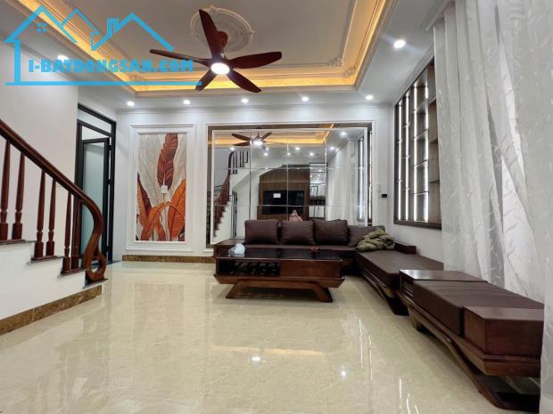 🏡 TUYỆT PHẨM NHÀ CẦU GIẤY – 5M RA Ô TÔ – GẦN HỒ MÁT RƯỢI – NHÀ NỞ HẬU TÀI LỘC - CHỈ 8.5 T - 1