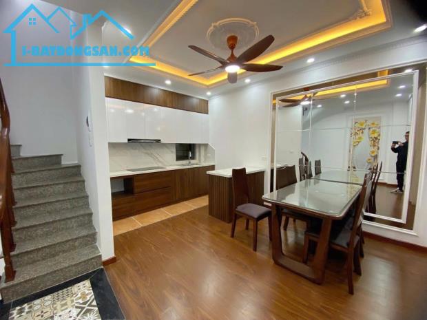 🏡 TUYỆT PHẨM NHÀ CẦU GIẤY – 5M RA Ô TÔ – GẦN HỒ MÁT RƯỢI – NHÀ NỞ HẬU TÀI LỘC - CHỈ 8.5 T - 2