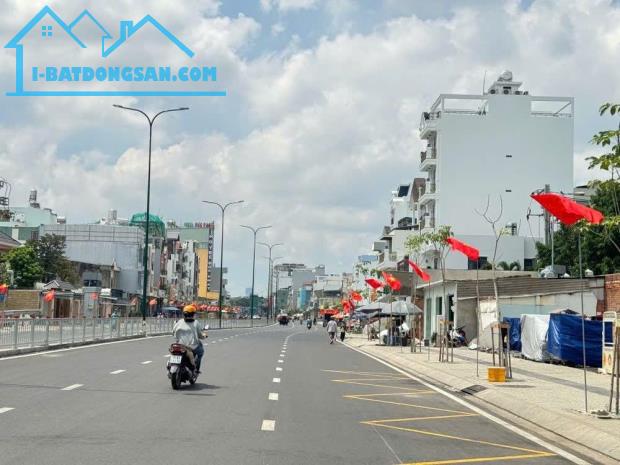 Bán nhà MTKD đường 32M Dương Quảng Hàm ngang 5m 100M² KD đa ngành 23.2 tỷ 

Mô tả