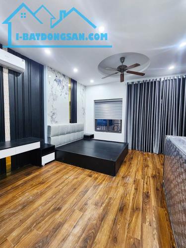 THIỆN CHÍ BÁN NHÀ HAI BÀ TRƯNG 42M2x5T LÔ GÓC, THANG MÁY, OTO ĐỖ CỬA, NGÕ NÔNG THÔNG, KD - 4