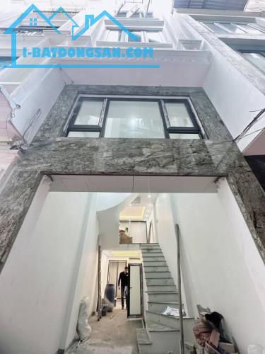 BÁN NHÀ NGUYỄN VĂN CỪ, PHÂN LÔ CÁN BỘ, Ô TÔ, ĐẲNG CẤP SỐ 1 LONG BIÊN