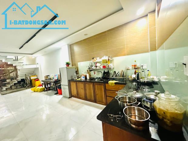 NHÀ HÀ VĂN TRÍ - 103M2 - 3 TẦNG - GẦN TRƯỜNG TIỂU HỌC DIÊN HỒNG - NHÀ KIÊN CỐ - 5.6 TỶ - 5
