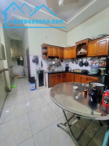 Bán nhà 1 Trệt 1 Lầu Đông Hòa,đường xe hơi vào tận nhà,cách đường lơn 50m - 2