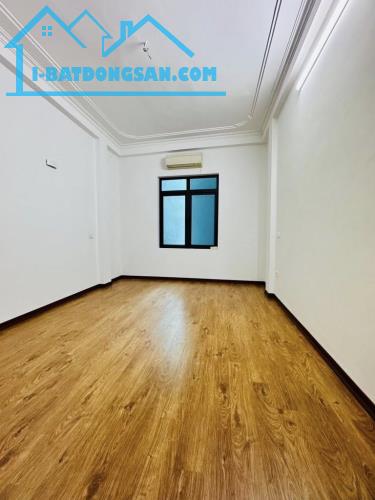 Bán nhà phố Nguyễn Đức Cảnh - nhà mới , oto đỗ gần , dt 29M giá 5.85 tỷ thương lượng, SĐCC - 2