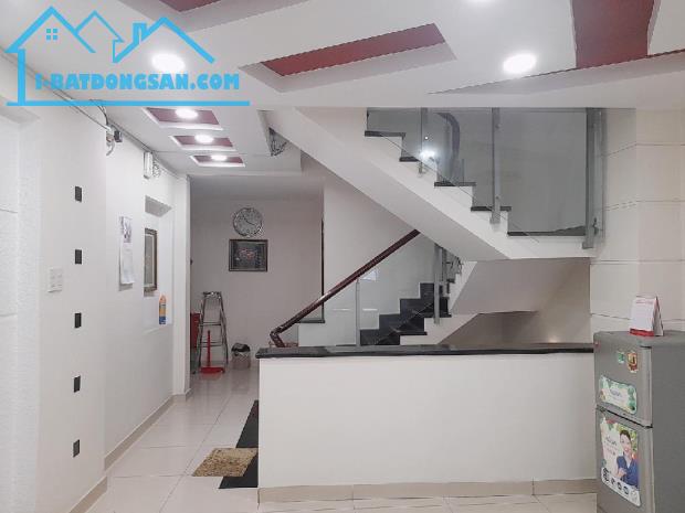 BÁN NHÀ HẺM 551 PHẠM VĂN CHÍ QUẬN 6 - 117M2