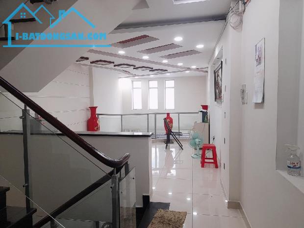 BÁN NHÀ HẺM 551 PHẠM VĂN CHÍ QUẬN 6 - 117M2 - 1