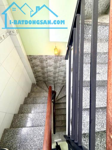 Bán Nhà Tân Phú,Trịnh Đình Thảo, sát mặt tiền, 4 Tầng, 3 phòng ngủ chỉ 4 tỷ 200 TL - 2