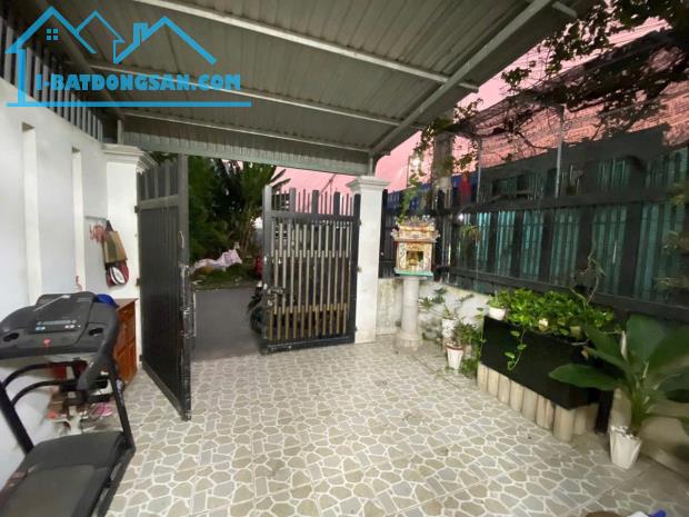 Cho thuê nhà đẹp có gác, gần chợ Trảng Dài chỉ 5tr/tháng