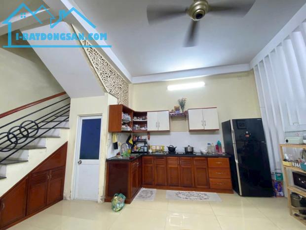 Cho thuê nhà đẹp có gác, gần chợ Trảng Dài chỉ 5tr/tháng - 3