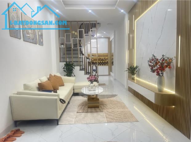 👉  NHÀ 3 TẦNG  TRUNG TÂM TT TRÂU QUỲ - 48M2 - 10M RA TRỤC CHÍNH Ô TÔ TRÁNH - ĐANG CHO THU - 1