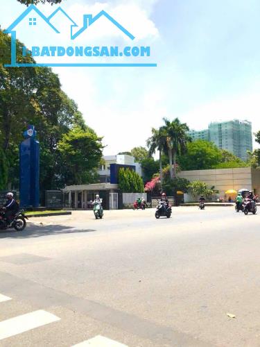 Cần bán nhà Phường 8 Tân BÌnh Giá rẻ ngang đẹp Chính chủ Lâu năm NHà Lộc Lá
