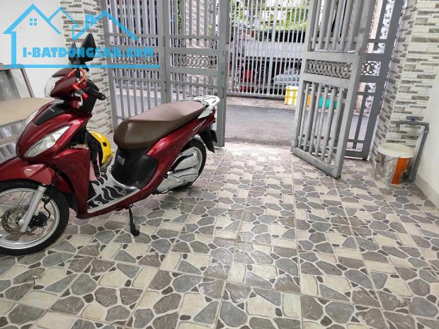 BÀ ĐIỂM, HÓC MÔN – NHÀ 5x18M + GÁC LỬNG – SHR – CHỈ 930 TRIỆU - 2