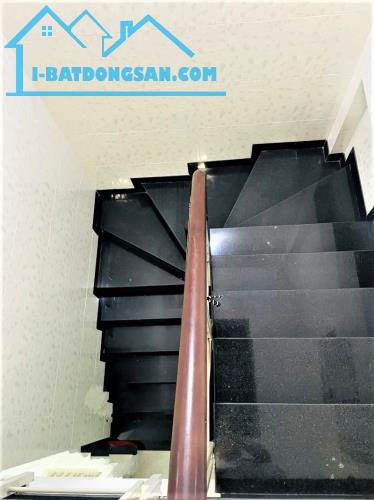 NHỈNH 7.5 TỶ - HẺM XE HƠI THÔNG CMT8 QUẬN 10 - DT 5.7x8M 4 LẦU 3PN LỚN TIỆN MỞ VP CTY/SPA - 1