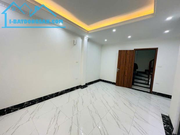 NHÀ MỚI KÍNH KOONG 5 TÂNG - THƯỢNG THANH, NGỌC THỤY, HÀNG XÓM KHU ĐT KHAI SƠN - 2