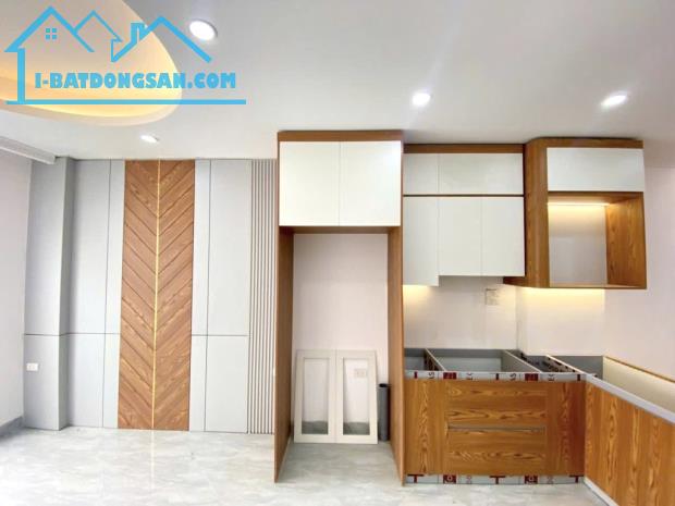Bán nhà mới thang máy phố Dương Văn Bé, Vĩnh Tuy, Hai Bà Trưng, Hà Nội, 8,5 tỷ, 36m2