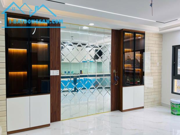 1/ ĐƯỜNG NHỰA 8M - KHU PHÂN LÔ NGAY AEON MALL TÂN PHÚ - 56M2 - 5 TẦNG BTCT