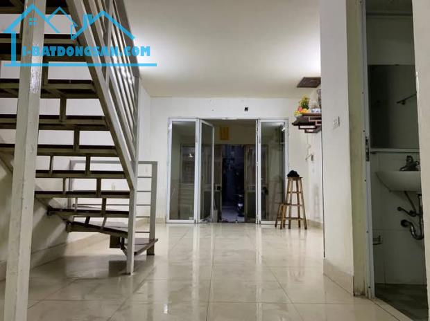 Cho thuê nhà ngõ ba gác phố Định Công Thượng Hoàng Mai 54m x 2 tầng, giá 8tr/tháng - 1