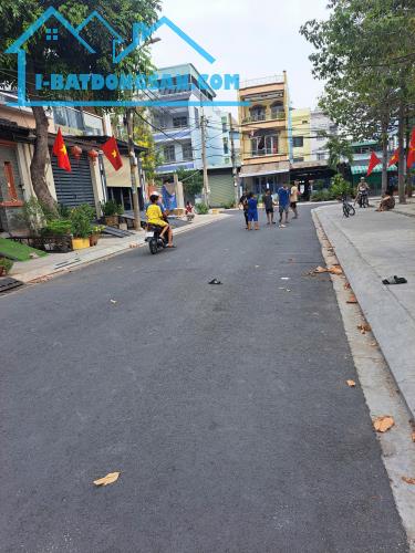 BÁN LÔ ĐẤT ĐẸP – VIEW CÔNG VIÊN THOÁNG MÁT – QUẬN 8
Diện tích: 5x20m (vuông vức, xây - 1