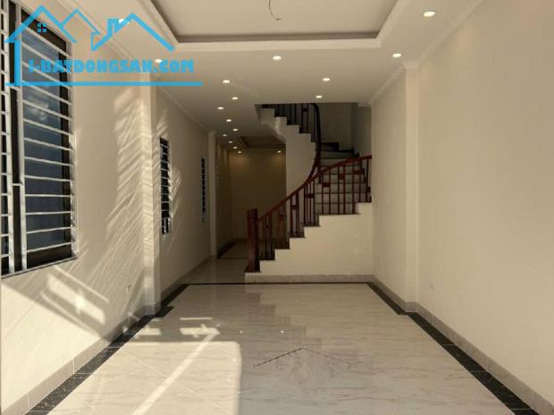 Bán nhà 70m², 6 tầng, 4PN, 5WC, Long Biên - 8.9 tỷ