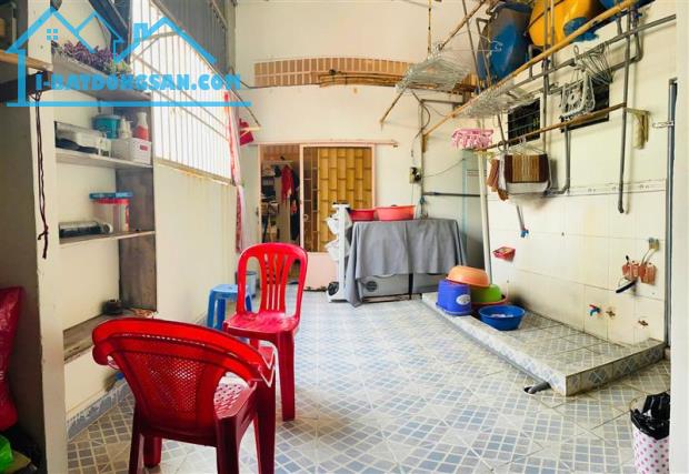 BÁN NHÀ 2 TẦNG HẺM XE HƠI TRÁNH ĐƯỜNG BÀU BÀNG . P13 . TÂN BÌNH..DT 100M .. GIÁ 11.2 TỶ - 2