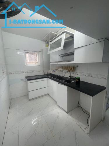 Cho thuê căn hộ Tập thể tầng 3 Phố Kim Liên, 73m2, 2 ngủ, ở hộ GĐ, 10 Triệu