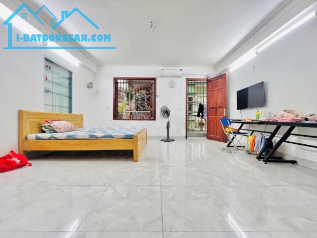 Cho thuê căn hộ Tập thể tầng 3 Phố Kim Liên, 73m2, 2 ngủ, ở hộ GĐ, 10 Triệu - 3