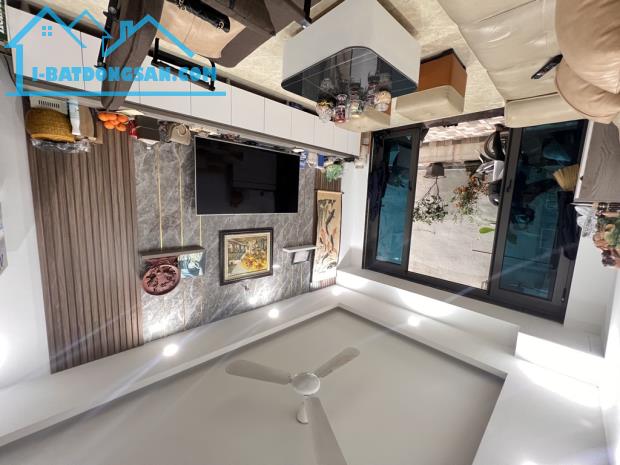 Tây Hồ- Ô tô- Ngõ thông- 5 tầng mới- 35m sổ vuông- 7 tỷ - 2
