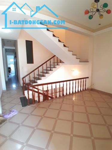 # Nhà 2 Mặt tiền Trần Hưng Đạo, View Sông Hàn, 125m2, 3 mê suốt, 7PN, móng 5 tầng