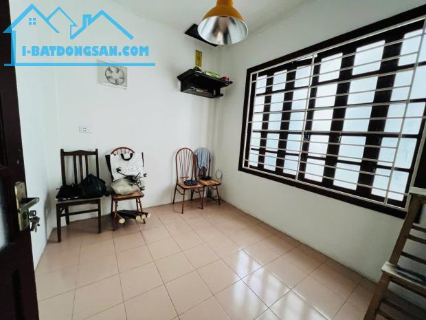 💥💥Ngõ to, Nhà dân xây Trần Thái Tông, Cầu Giấy 40m 4T, gần Ô tô, chỉ 8.8 Tỷ - 2