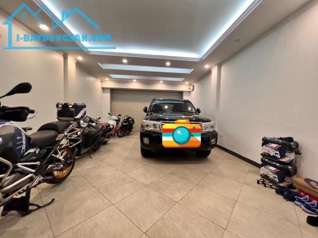 ⚜️ Phân Lô Sát Phố Ô tô tránh Hào Nam, Đống Đa, 65m2 8T Thang máy MT 5.6m, Chỉ 28.5 Tỷ ⚜️ - 1