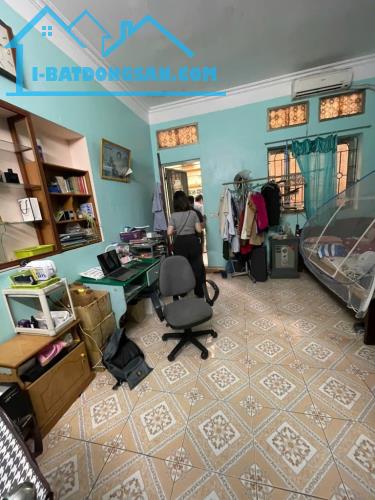 B.án nh.à phố ##Trương_Định_hai_bà_trưng# , sát mặt phố, 3 tầng*- *Diện tích:* 45m2- *Mặt - 1