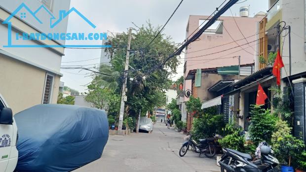 Bán nhà hẻm HXH TKTQ DT 4x13m2 4t vuông vắn nhà kiên cố giá chỉ 5 tỷx