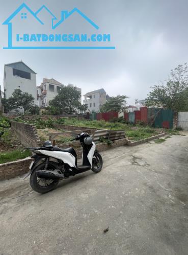 Đất đẹp Tiên Hùng Nguyên Khê Đông Anh ô tô , giá 4x tỷ