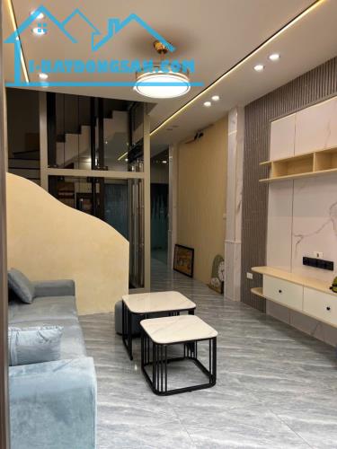 BÁN NHÀ NGỌC THỤY - LONG BIÊN - 4 TẦNG - 45M² - MT 4M - CÓ THANG MÁY - GIÁ 8.5 TỶ