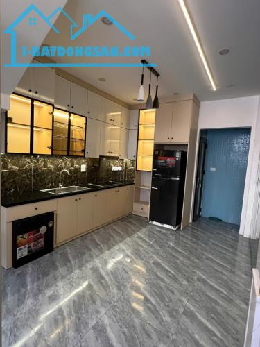 BÁN NHÀ NGỌC THỤY - LONG BIÊN - 4 TẦNG - 45M² - MT 4M - CÓ THANG MÁY - GIÁ 8.5 TỶ - 1